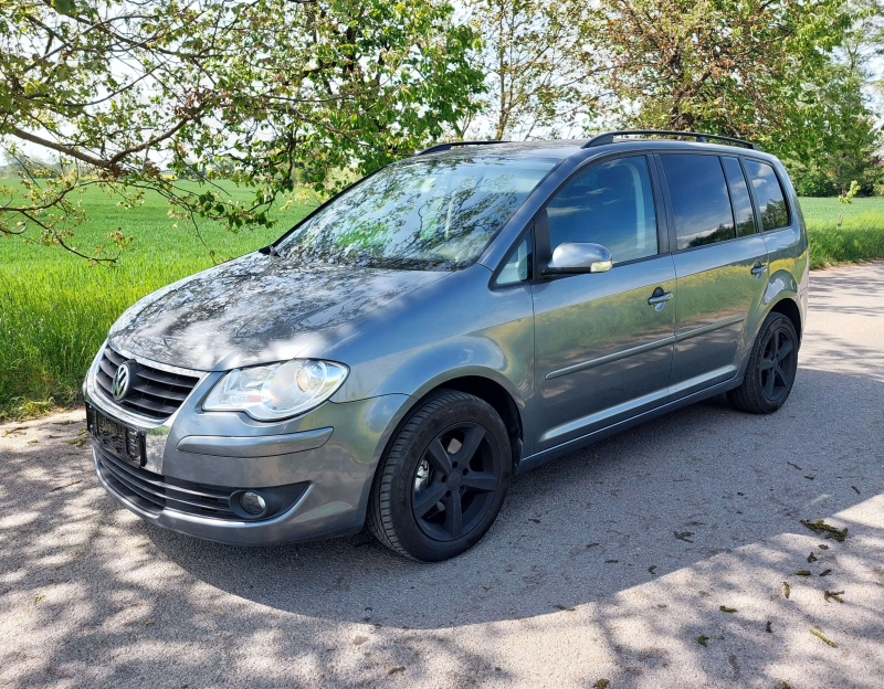 Volkswagen Touran, 1.9 tdi, 77 kW, 7 míst, navi, tažné