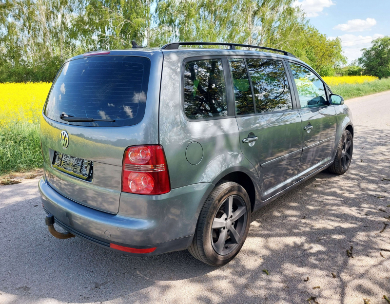 Volkswagen Touran, 1.9 tdi, 77 kW, 7 míst, navi, tažné