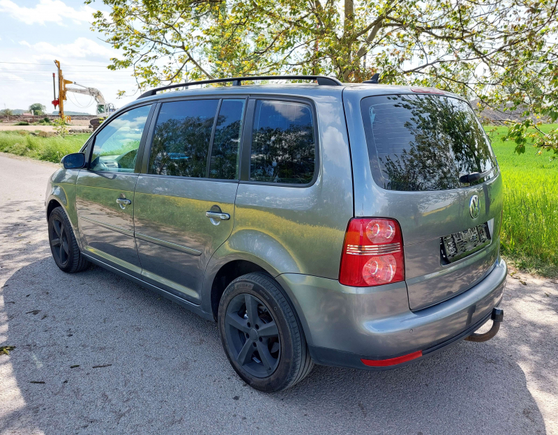 Volkswagen Touran, 1.9 tdi, 77 kW, 7 míst, navi, tažné