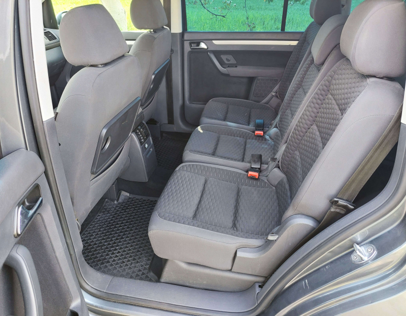 Volkswagen Touran, 1.9 tdi, 77 kW, 7 míst, navi, tažné