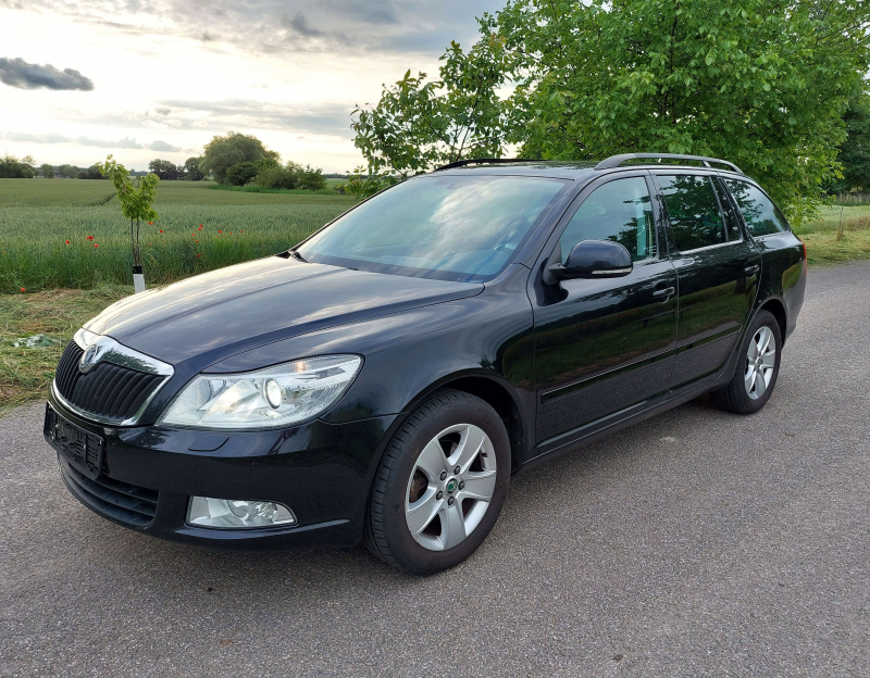 Škoda Octavia 2 Facelift, 2.0 tdi, 103 kW, elegance, xenon, kůže