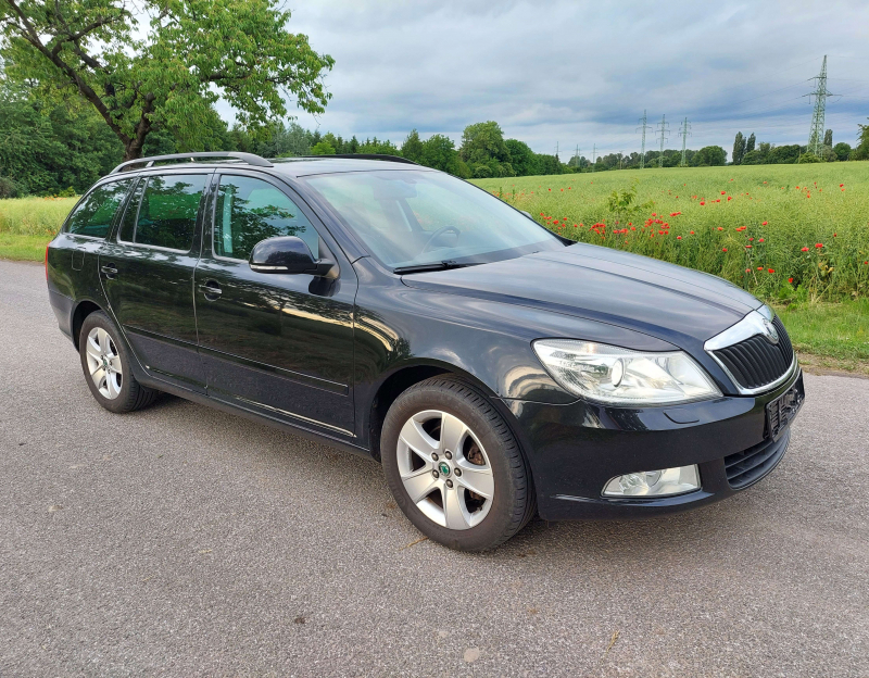 Škoda Octavia 2 Facelift, 2.0 tdi, 103 kW, elegance, xenon, kůže