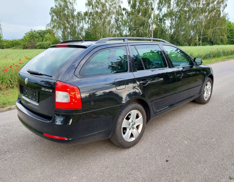 Škoda Octavia 2 Facelift, 2.0 tdi, 103 kW, elegance, xenon, kůže