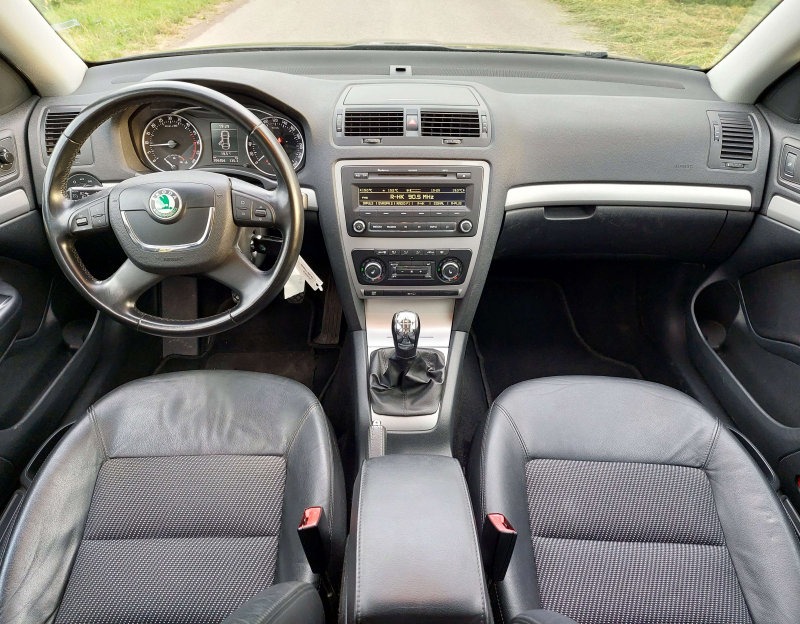 Škoda Octavia 2 Facelift, 2.0 tdi, 103 kW, elegance, xenon, kůže