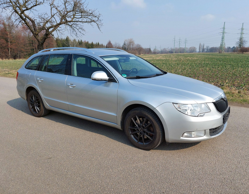 Škoda Superb 2, 2.0 tdi, 103 kW, 06/2011, XENON, NAVI