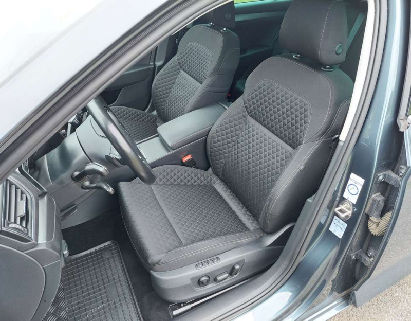 Škoda Superb 2.0 tdi, style, 110 kW, 08/2018, xenon, tažné, kamera