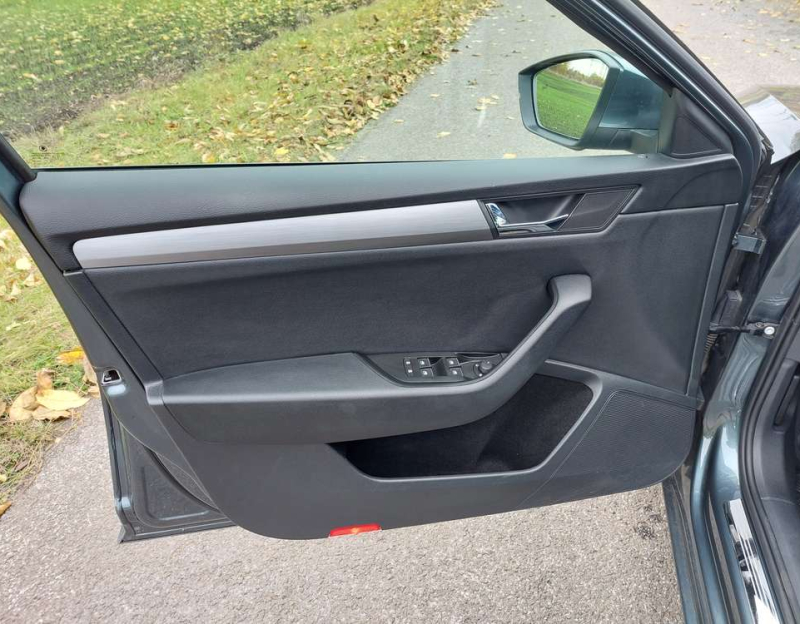 Škoda Superb 2.0 tdi, style, 110 kW, 08/2018, xenon, tažné, kamera