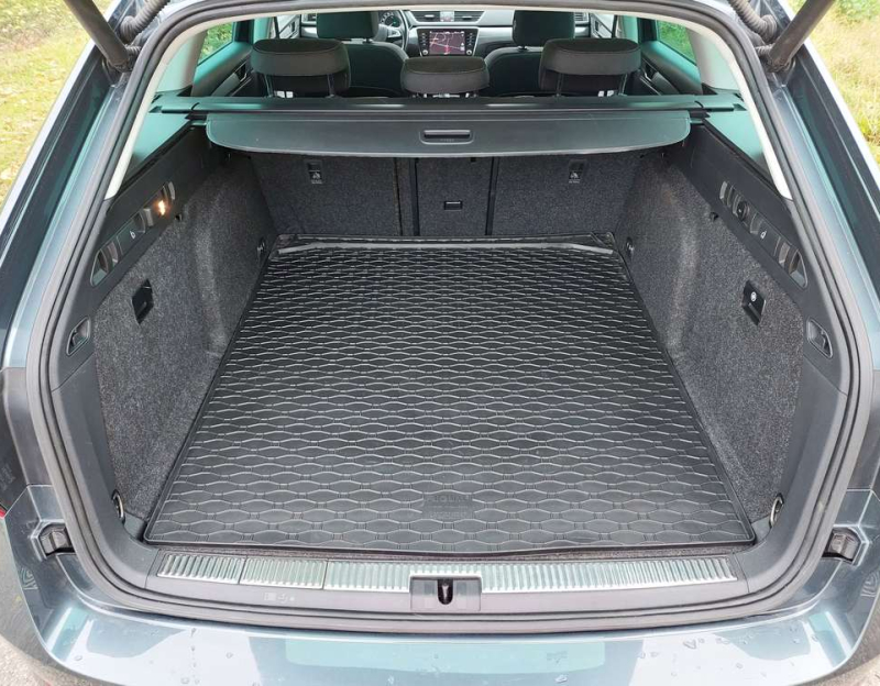 Škoda Superb 2.0 tdi, style, 110 kW, 08/2018, xenon, tažné, kamera