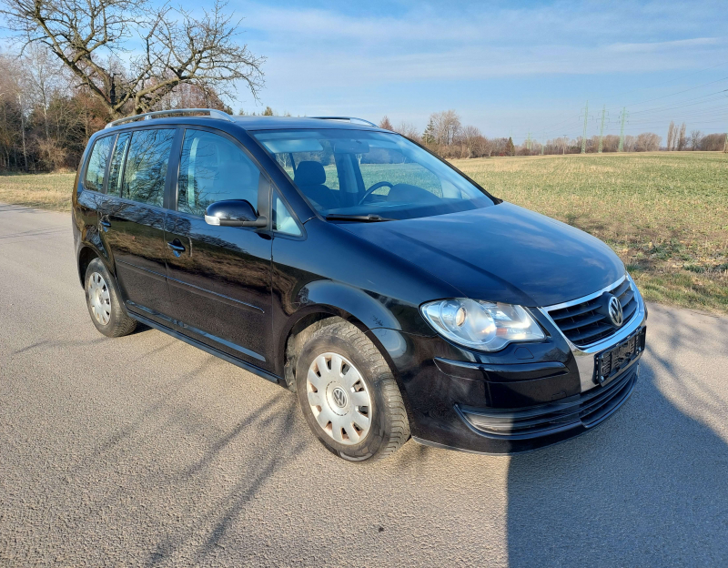 Volkswagen Touran, 1.9 tdi, 77 kW, 2008, navi, výhřev
