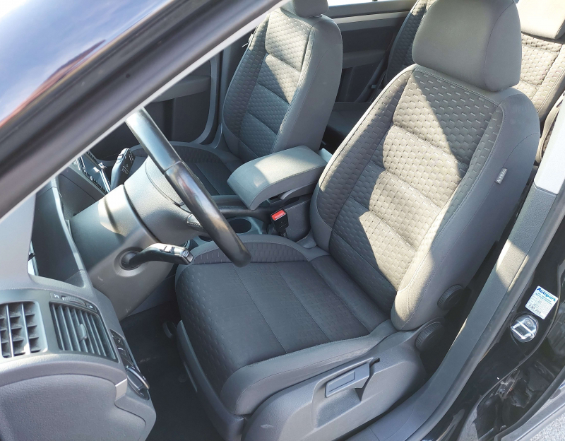 Volkswagen Touran, 1.9 tdi, 77 kW, 2008, navi, výhřev