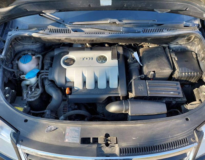 Volkswagen Touran, 1.9 tdi, 77 kW, 2008, navi, výhřev