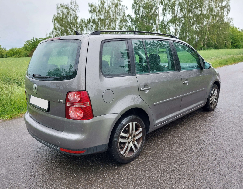 Volkswagen Touran, 1.9 tdi, 77 kW, 7 míst, navi, DPH, 07/2009