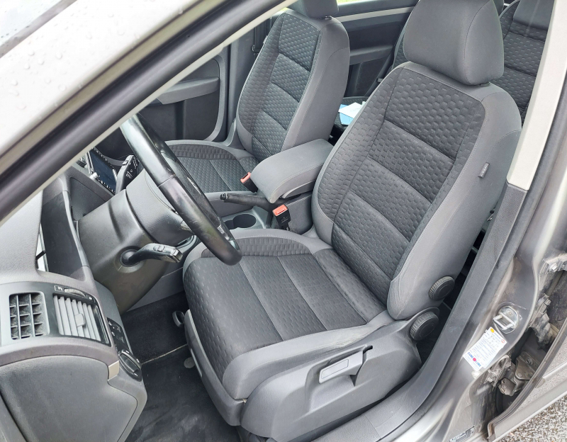 Volkswagen Touran, 1.9 tdi, 77 kW, 7 míst, navi, DPH, 07/2009