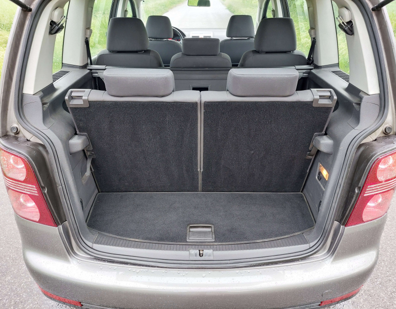 Volkswagen Touran, 1.9 tdi, 77 kW, 7 míst, navi, DPH, 07/2009