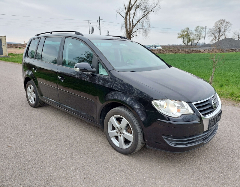 Volkswagen Touran, 1.9 tdi, 77 kW, 7 míst, navi, tažné