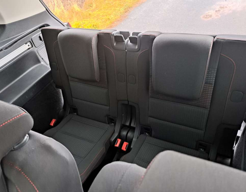 Volkswagen Touran 5T1 - 2.0 tdi, 110 kW, 7 míst, 03/2017, LED