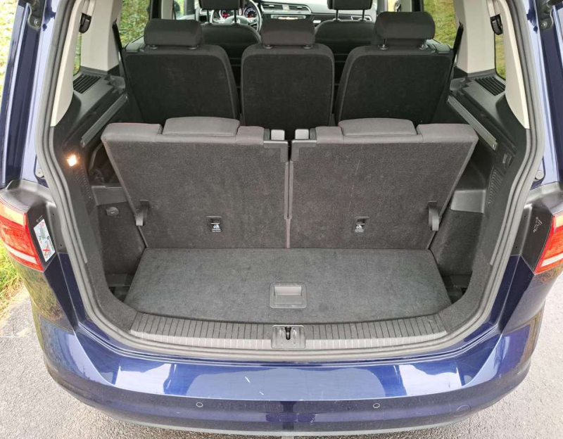 Volkswagen Touran 5T1 - 2.0 tdi, 110 kW, 7 míst, 03/2017, LED