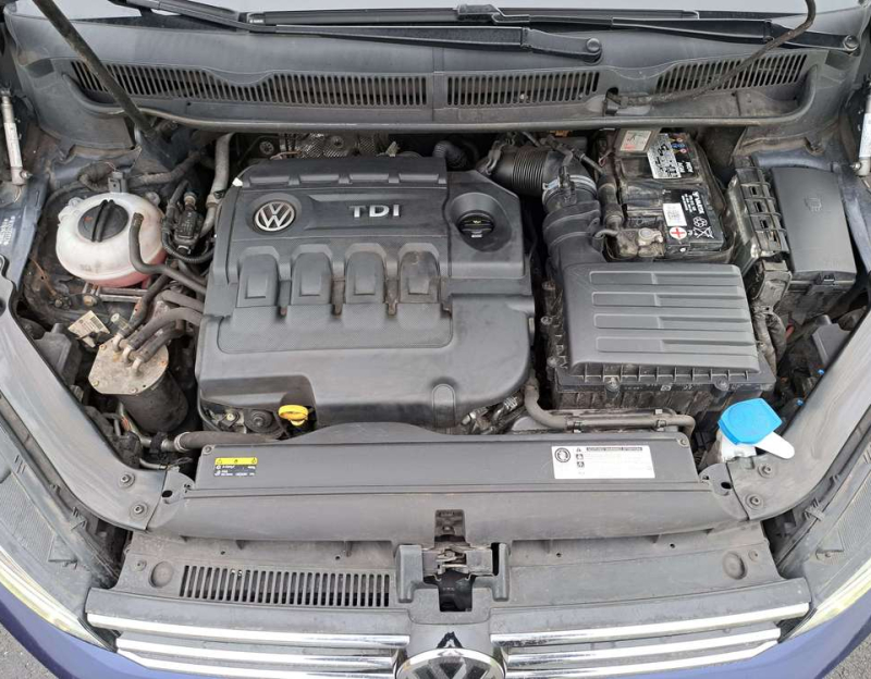 Volkswagen Touran 5T1 - 2.0 tdi, 110 kW, 7 míst, 03/2017, LED